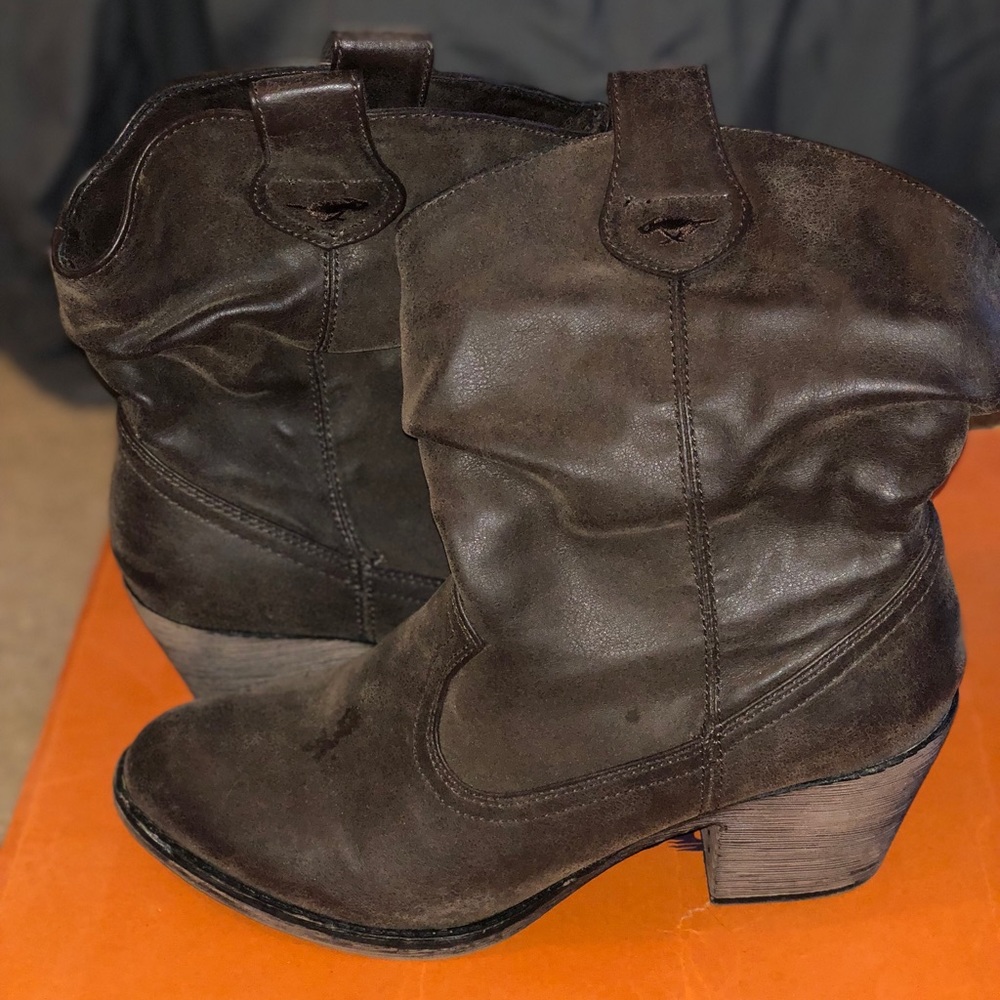 Rocket dog cowgirl boots size 8.5